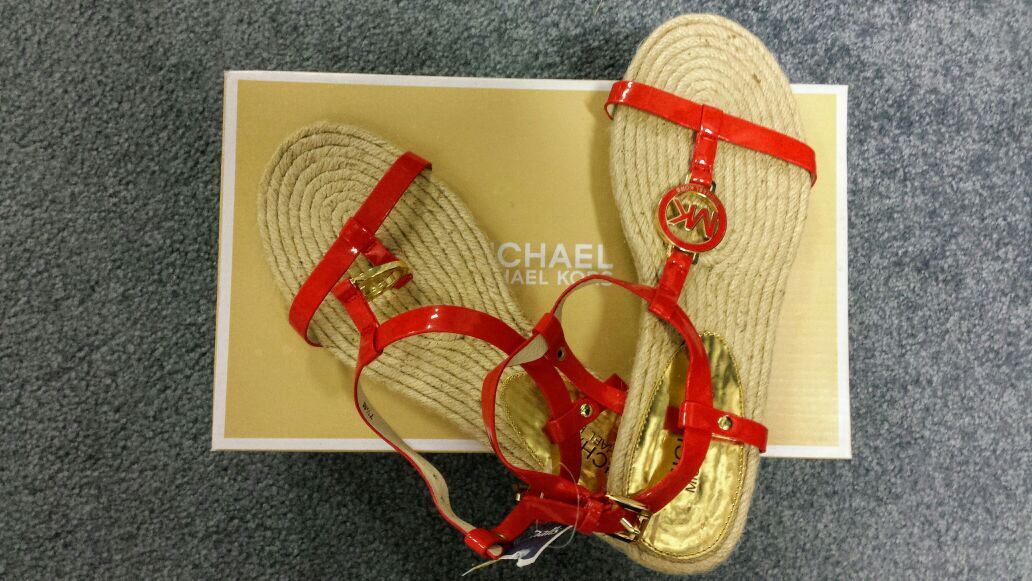 BRAND NEW MICHAEL KORS SANDLES