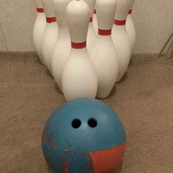 Realistic Kids Play Bowling Set