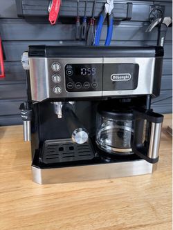 Delonghi Espresso/Coffee maker.