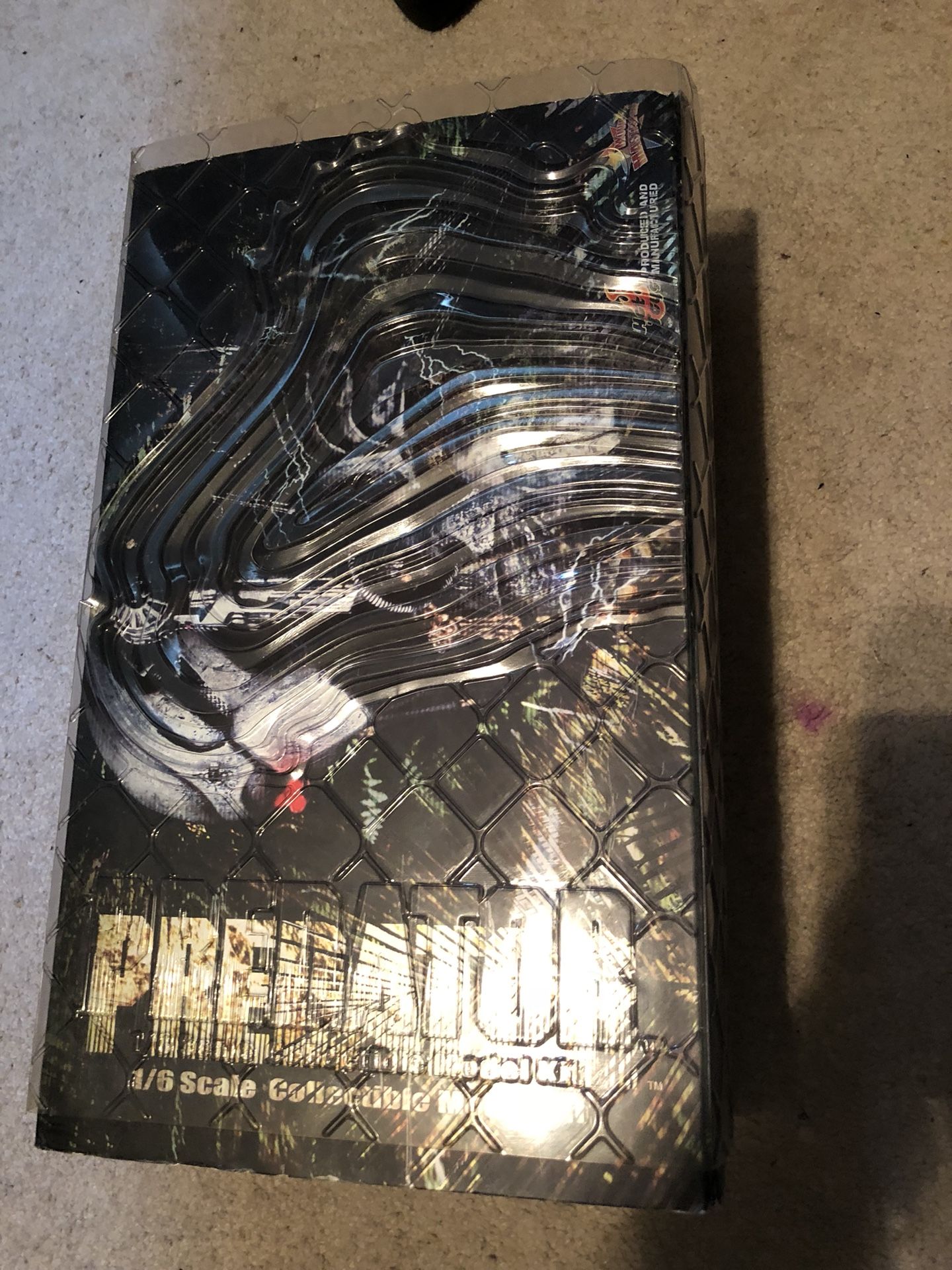 Hot Toys MMS90 Predator & AVP Scar Predator 2.0