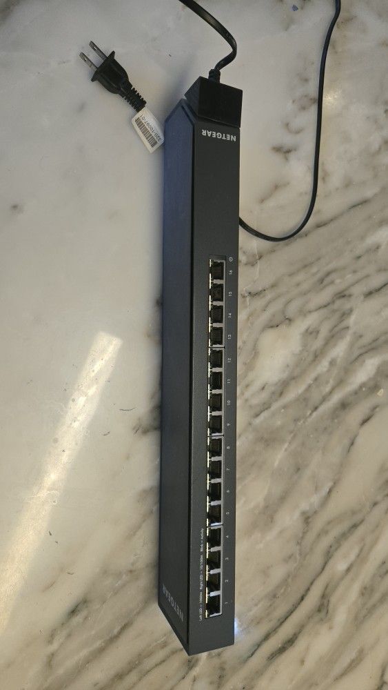 Netgear 16 Port Giga Switch