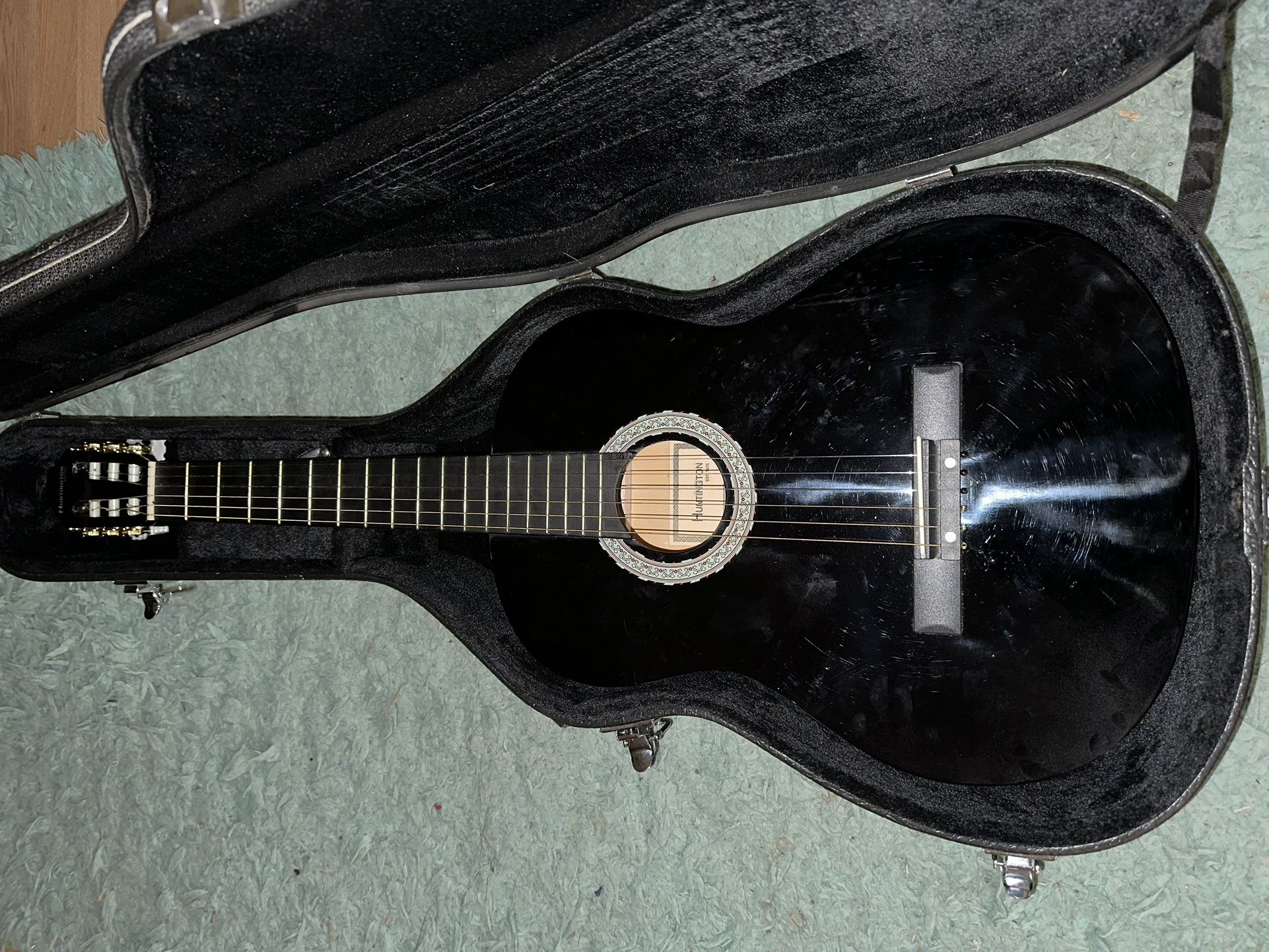 Huntington Guitar (Black)