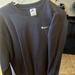 Nike sweater mens size large