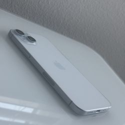 Light blue  iPhone 15 Plus. No issues. Unlocked. Perfect condition