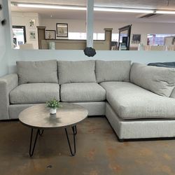 2pc Sectional / Chaise 