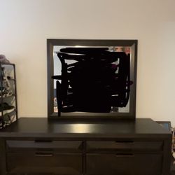 Dresser Set With Mirror