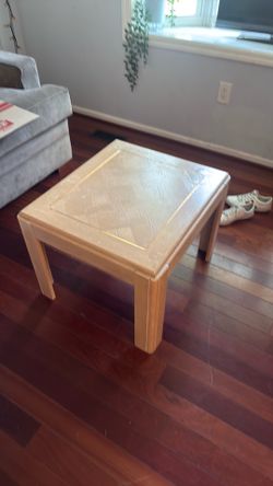 FREE Wooden coffee table