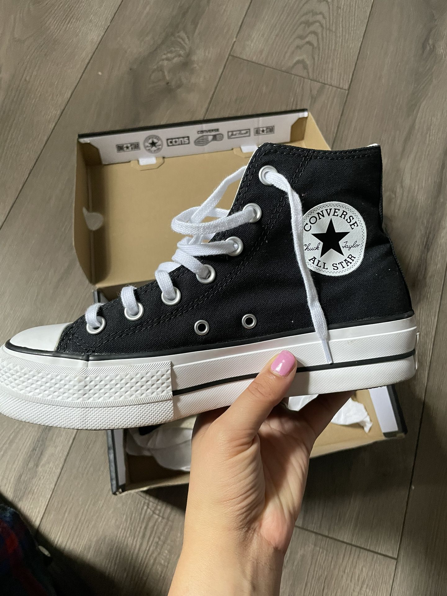 Converse  Chuck Taylor ,Lift Black And White Size 7 w