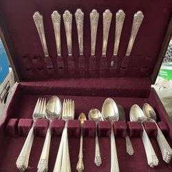 Vintage 1950’s  “Roger’s” Deluxe Plate “precious” Pattern, Service For 8 Plus Extra Serving Ware