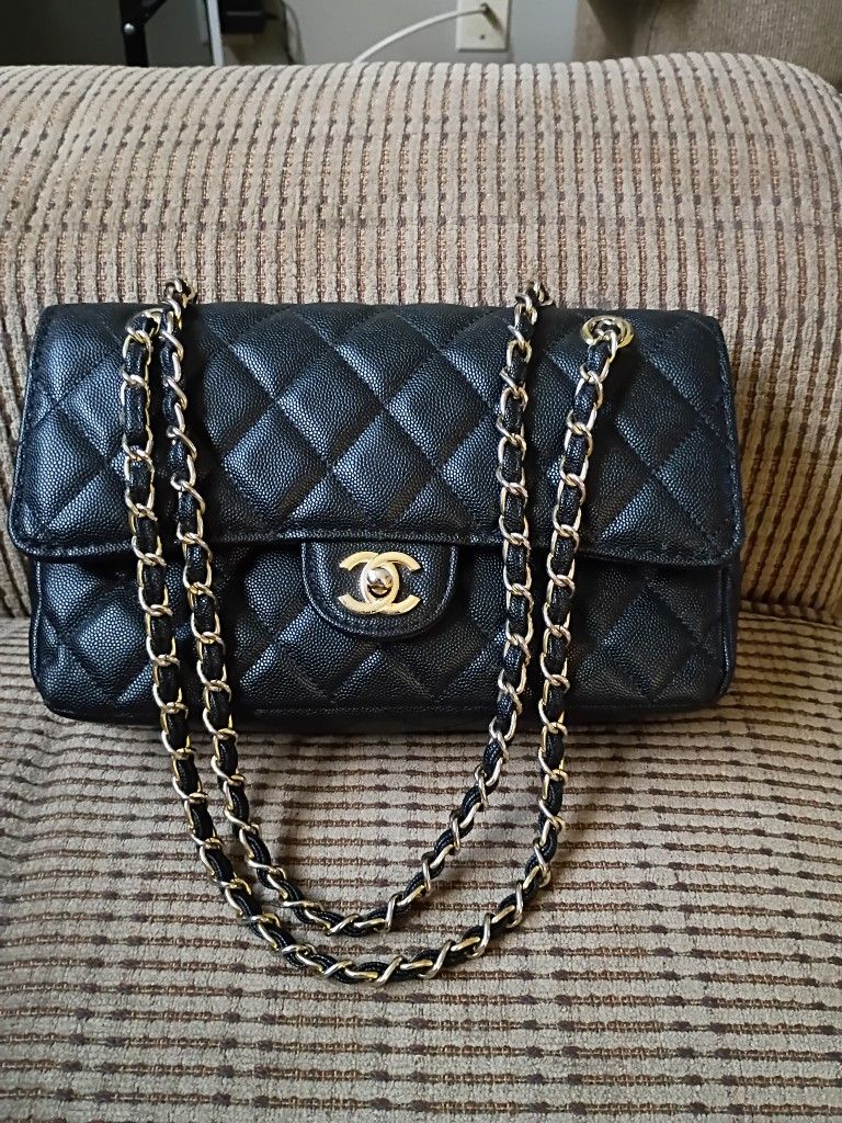 CHANEL Classic Double Flap Caviar ( Medium)