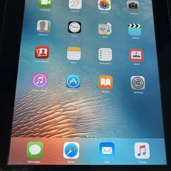 iPad 2 great condition 32 gb with case