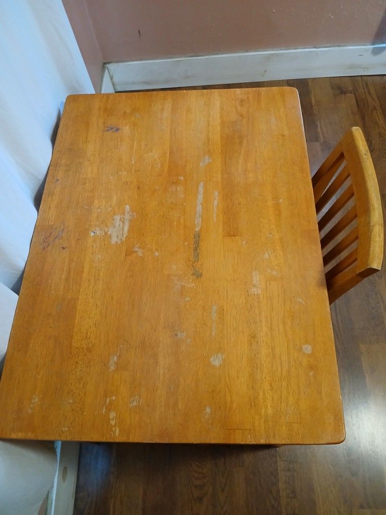 Children's Table For Homework/mesita de Tarea