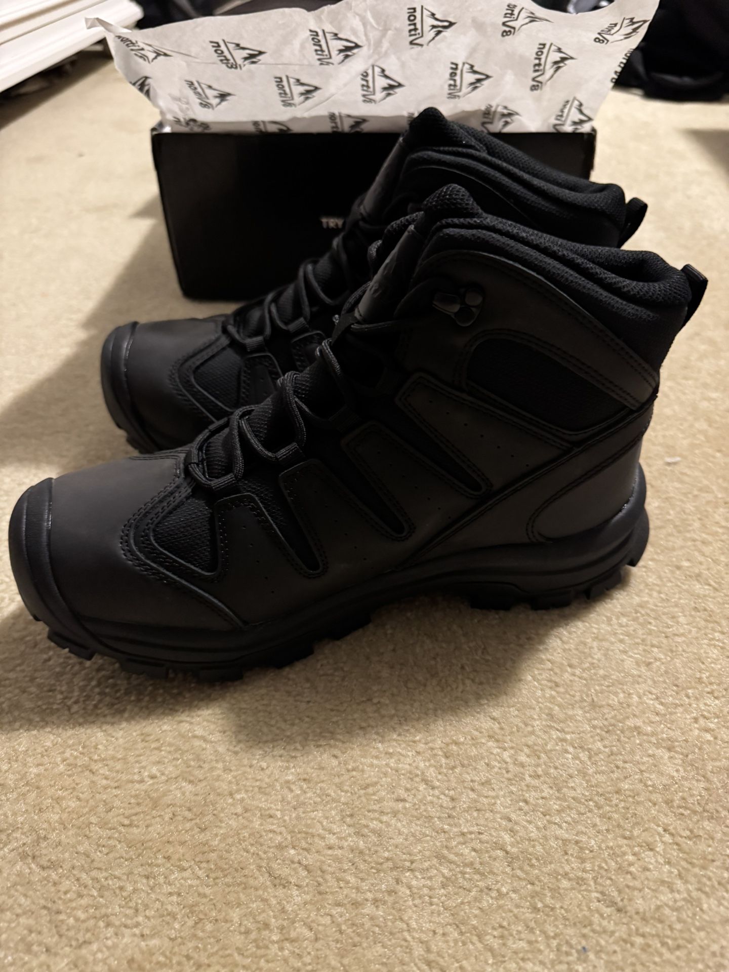 Men’s Waterproof Mid Hiking Boot