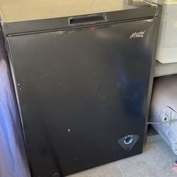 Arctic King chest freezer,  5.0 cu ft