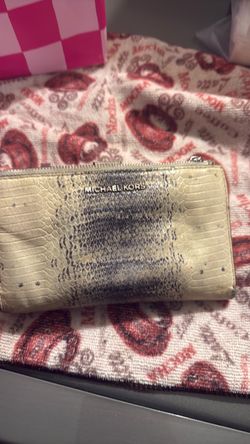 Michael Kors Snakeskin Pattern Wallet