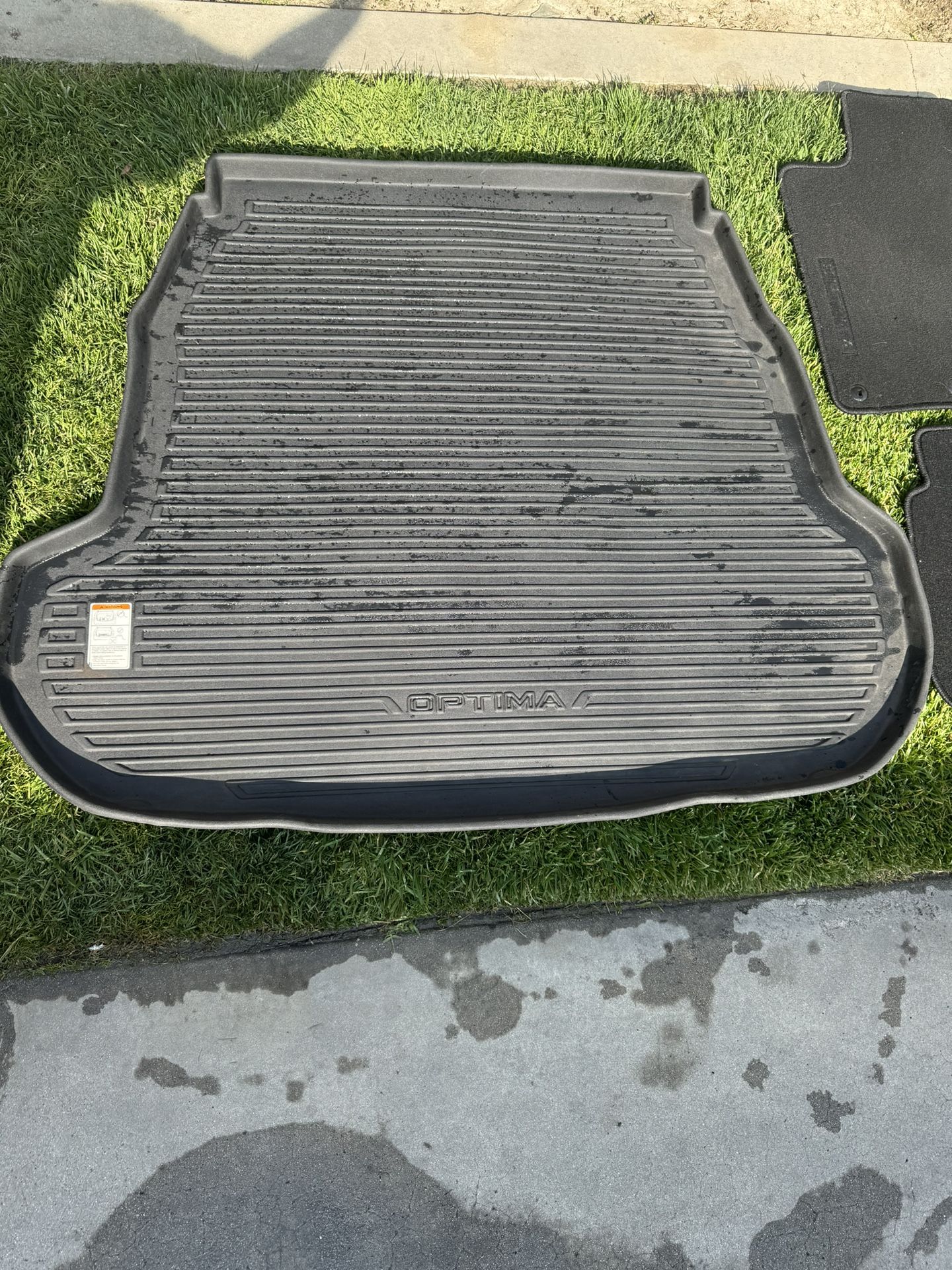 OEM Kia Optima 2013 Trunk rubber Mat & full interior carpet mats