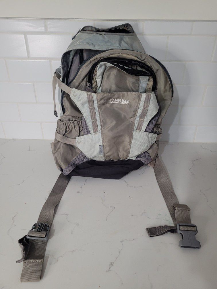Camelbak Helena 20 L hydration backpack (No bladder) Gray D Fit 