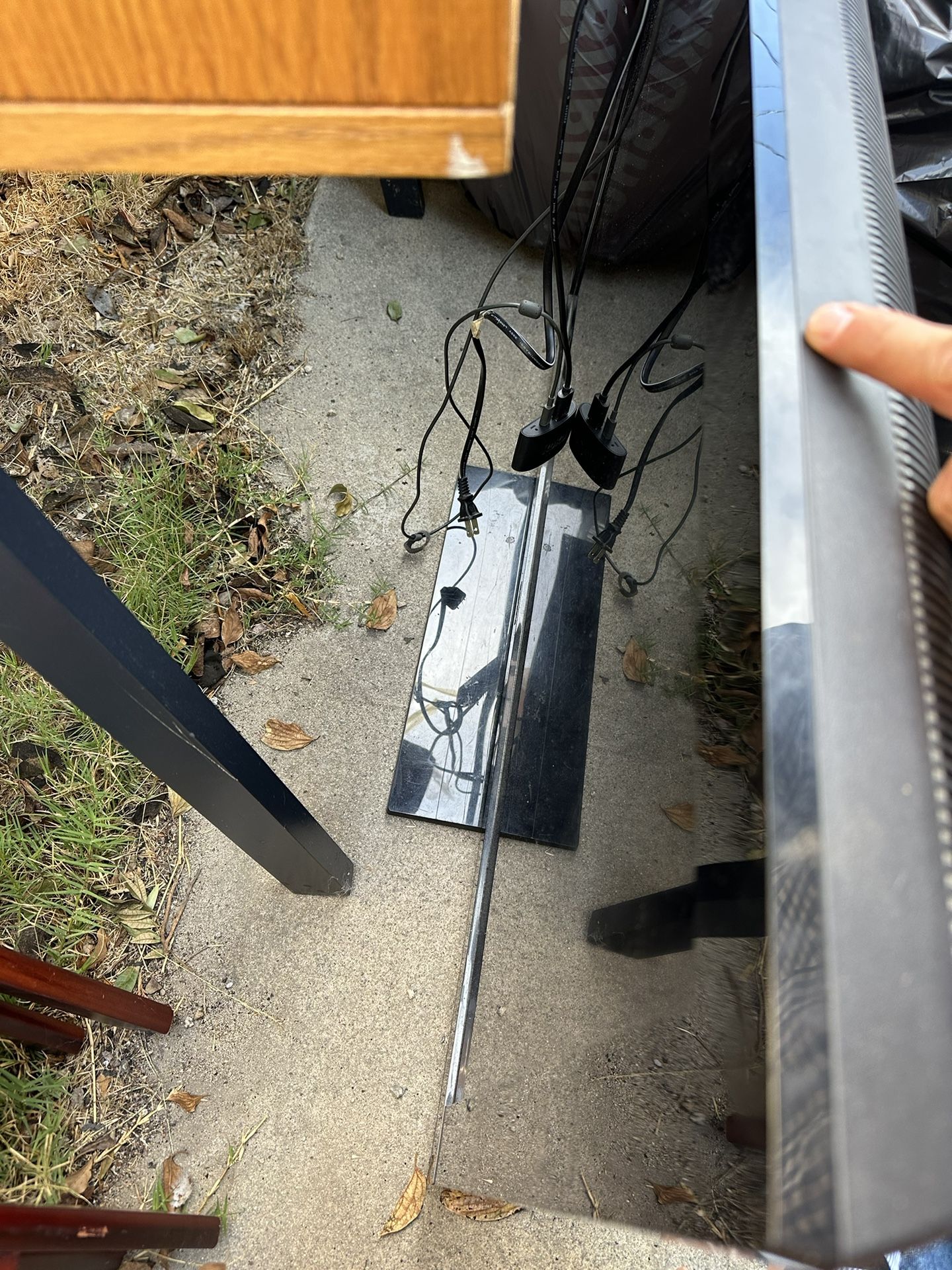 42β Sony Bravia 1080HD TV - $40