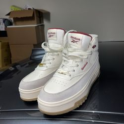 New Reebok Women's Club C Geo Mid Comfortable Size 8 