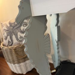 Seahorse Table
