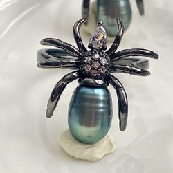 Halloween Collection-Handmade Freshwater Spider Adjustable Ring