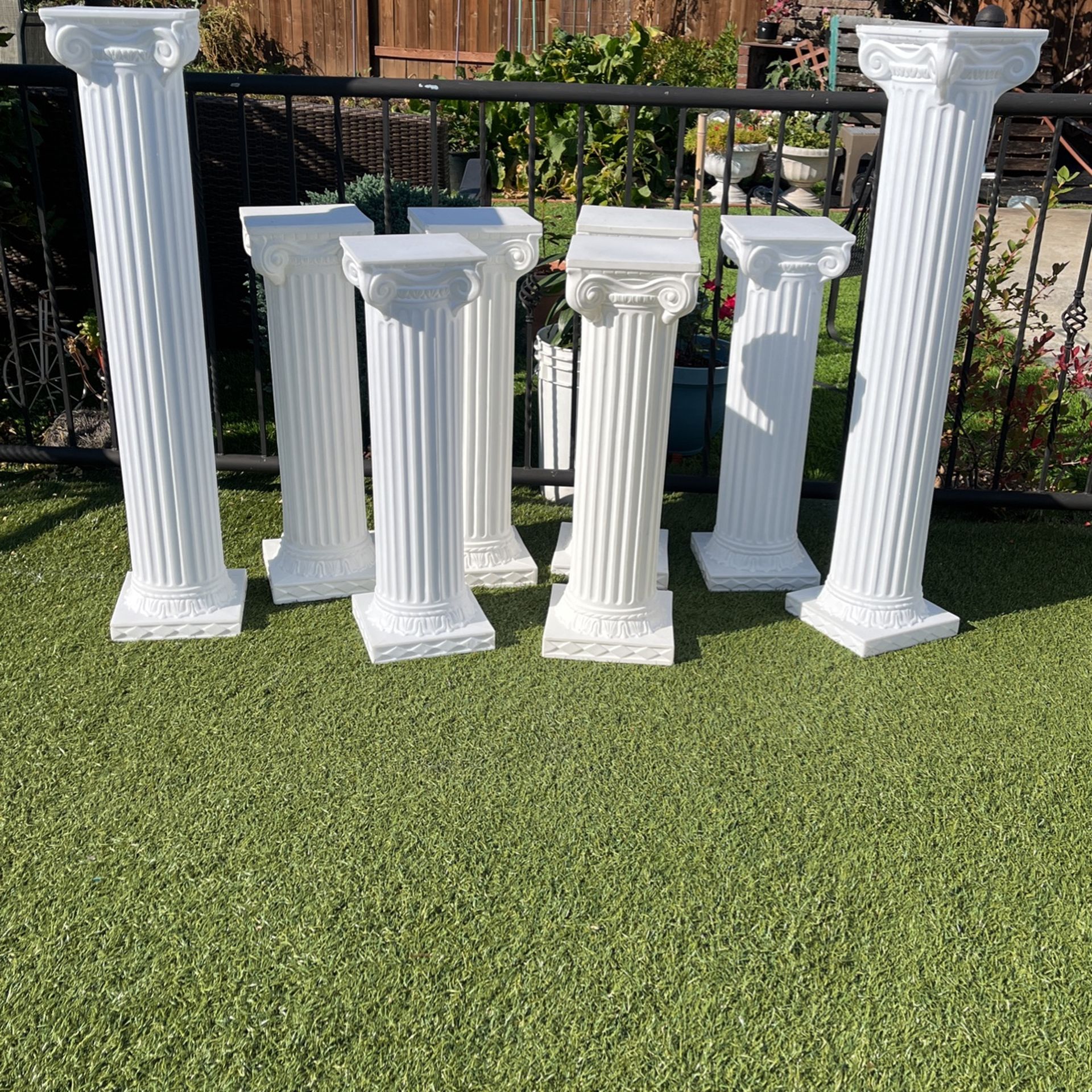 White Pillars Great Condition 