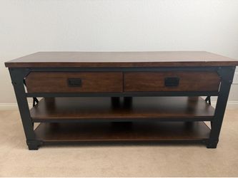 Entertainment Center/TV Stand