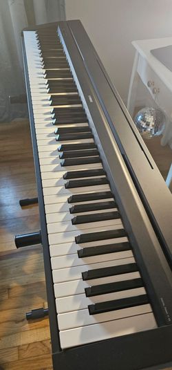 Yamaha piano 52 keys