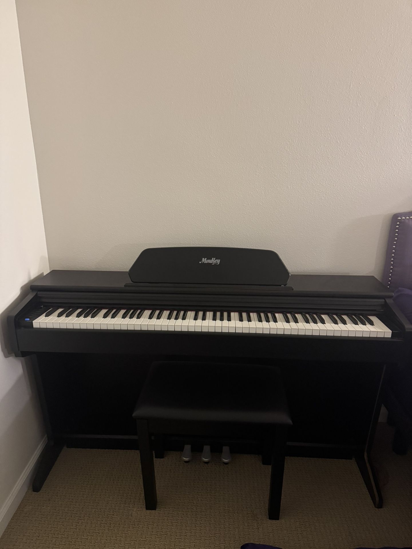 88-Key Monkley Digital Piano + Bench – Excellent Condition