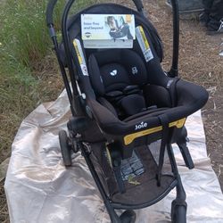 Brand New stroller With Carseat