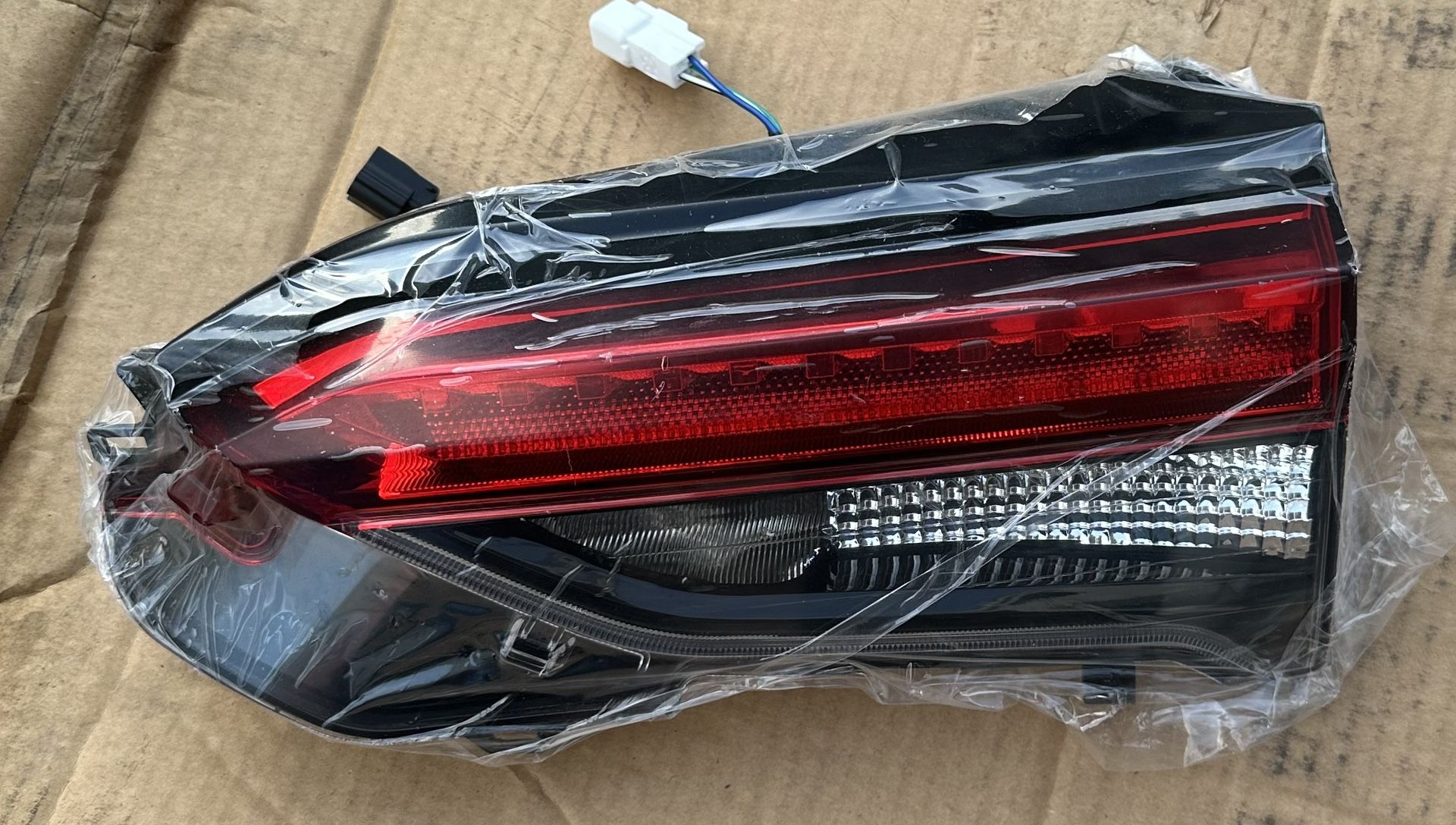 Right Tail Light Assembly - 2021-2024 Toyota RAV4 Prime