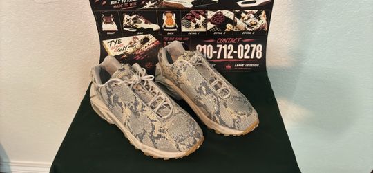 Nike Noctra Hot Step Air Terra Distant Regards