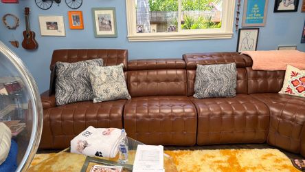 Beautiful brand new leather couch