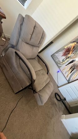 Recliner chair.  Heat massage