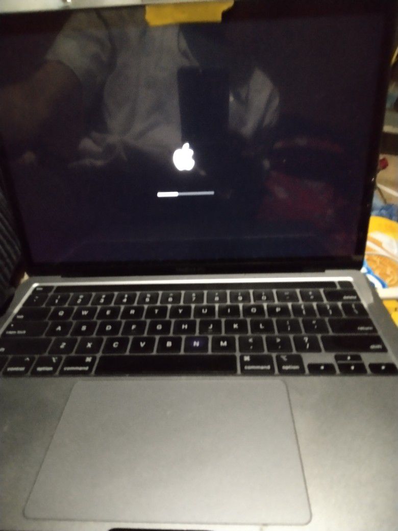 MacBook Pro 2020 13in Intell 5 (((Locked)))
