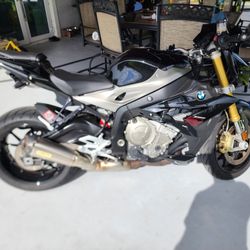 16 BMW S1000R