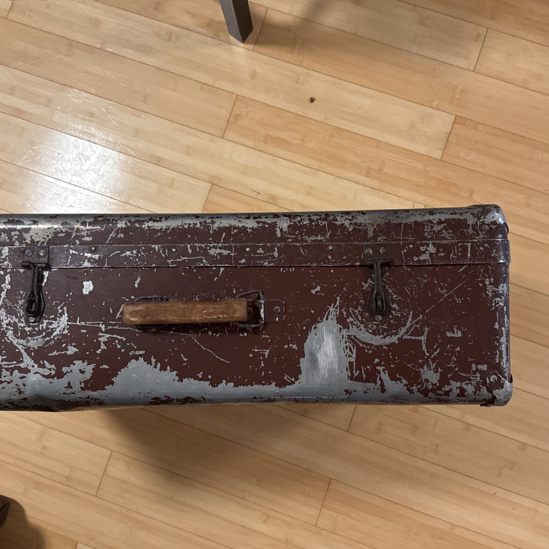 Vintage Metal Trunk/Suitcase