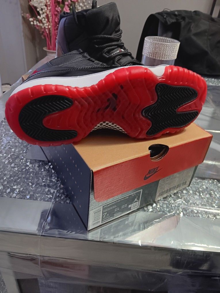 Jordan 11 Bread Size 7 Brand New Dead Stock