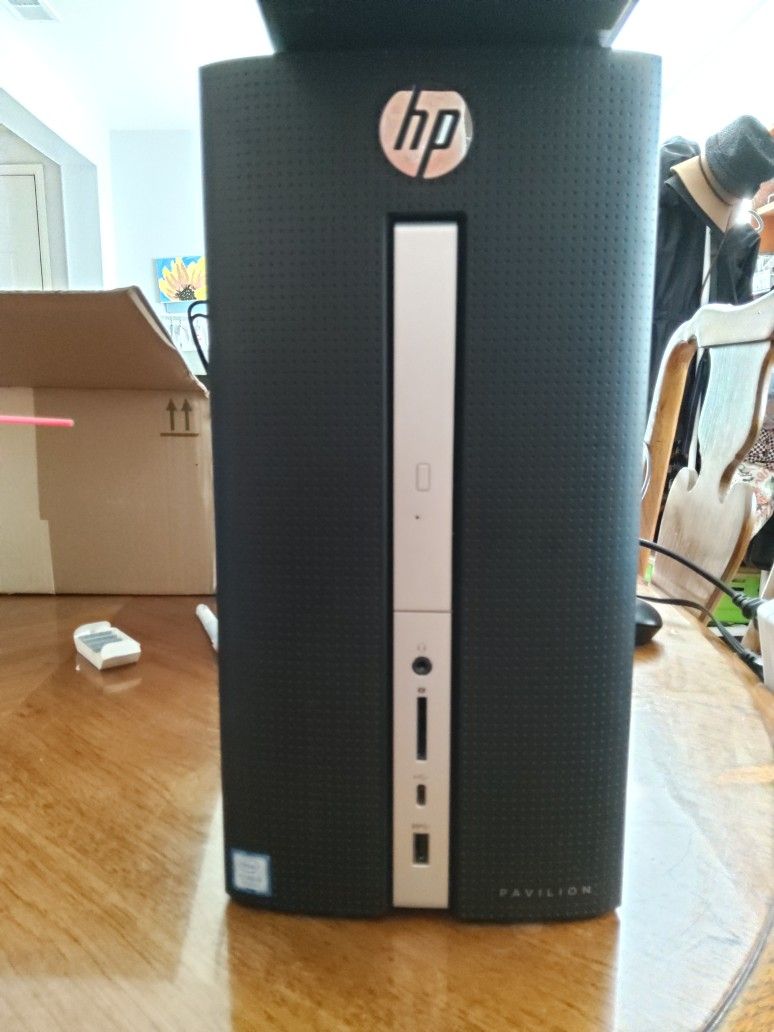 HP Desktop W/Windows 10