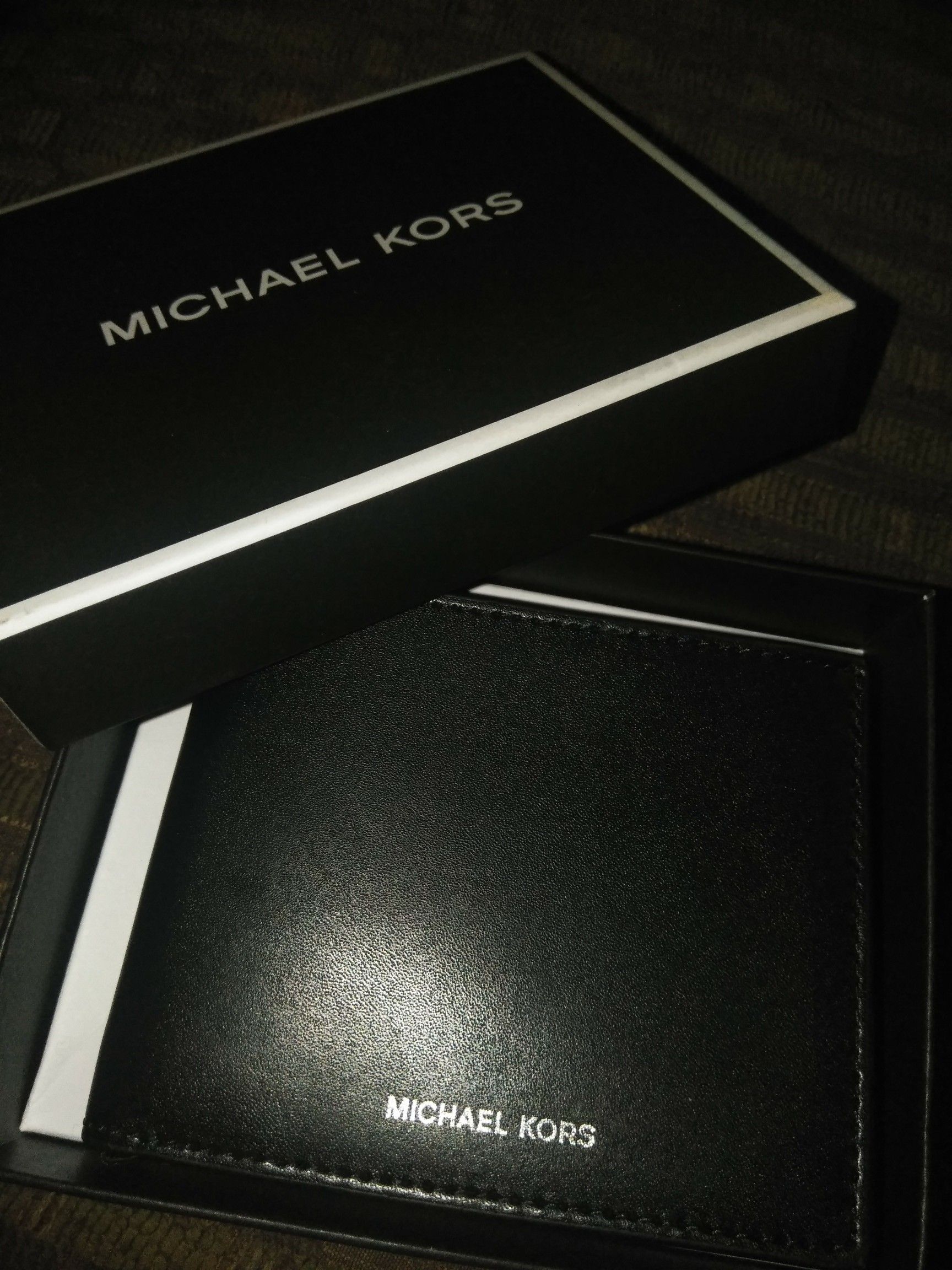 MICHAEL KORS MENS BRAND NEW WALLET IN BOX NEVER USED