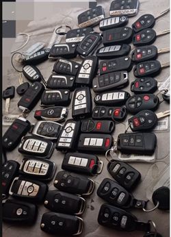 Car Key fob Key Replacement Ford, BMW, Mercedes Benz, Maserati, Bentley, Porsche, Toyota, Dodge, Lexus Volkswagen Honda Hyundai Audi key fob