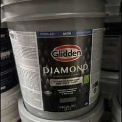 GLIDDEN DIAMOND 5 Gal. Pure White Satin Interior Paint and Primer