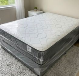 New Queen Size Mattress Plush With Mattress And Box Springs Set 
