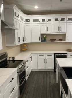 CABINETS!  WHITE SHAKER STYLE
