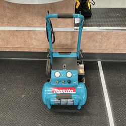 Makita 3.0 HP Big Bore Air Compressor (MAC5200)