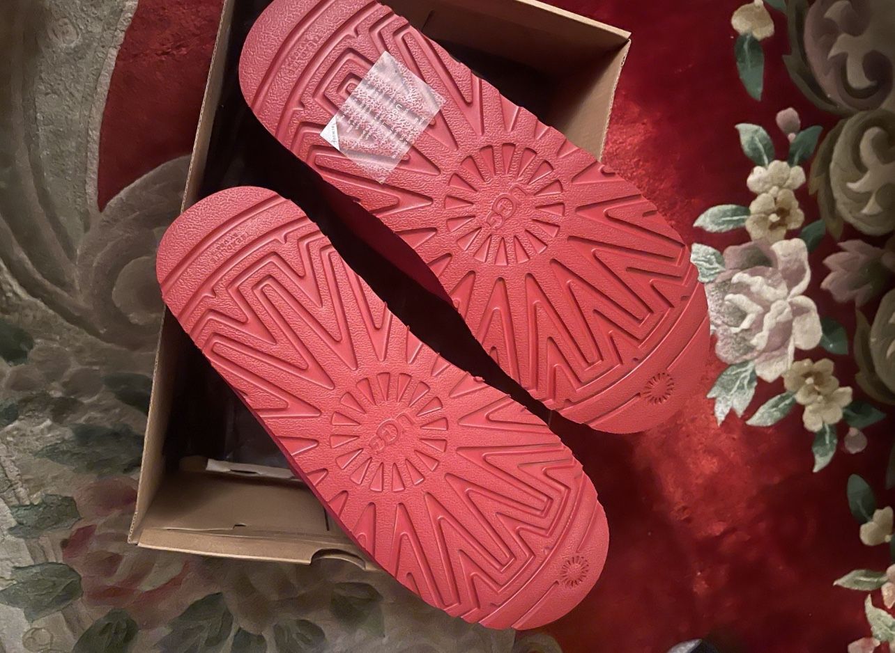 Red Uggs Size 11 Never Worn