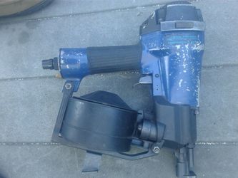 Central pneumatic contractor series coil roofing nailer