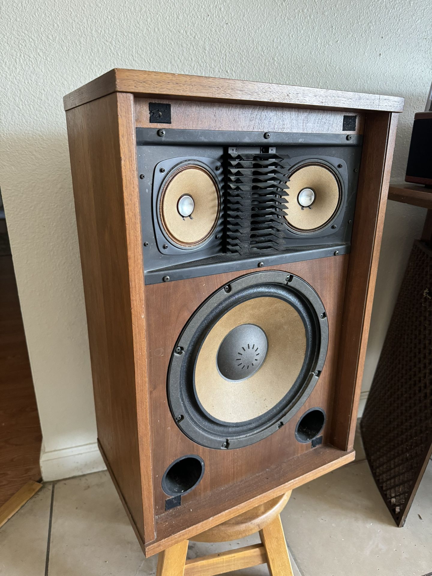 Vintage Speaker Set - Sansui SP-1200 