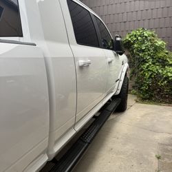 19-24 Ram 2500/3500 Running Boards