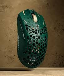 Tarik Finalmouse (Medium in Hand)